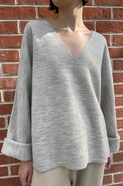 Double Knit V-Neck Sweater in Carrara - 1 XS