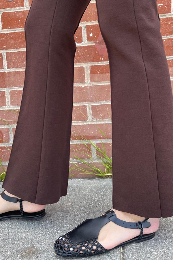Long Kick Stretch-Cotton Pants in Chocolate
