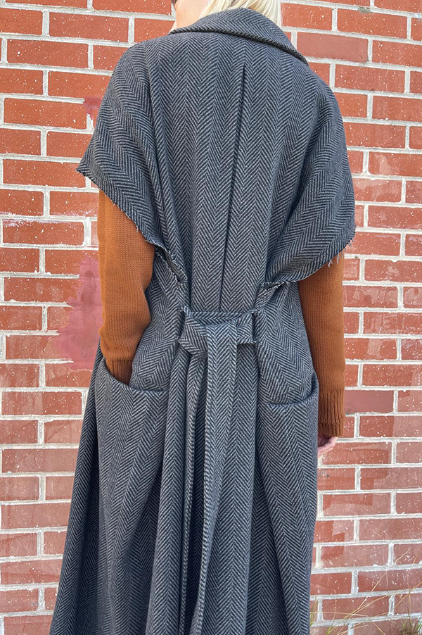 Herringbone Sleeveless Trench Coat in Gray