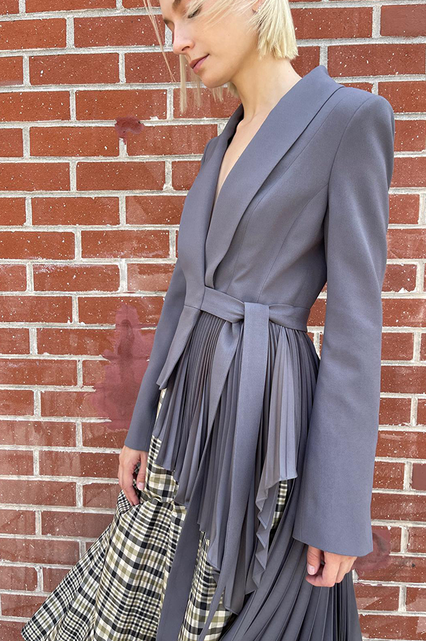 Signature Jacket with Pleats in Gray